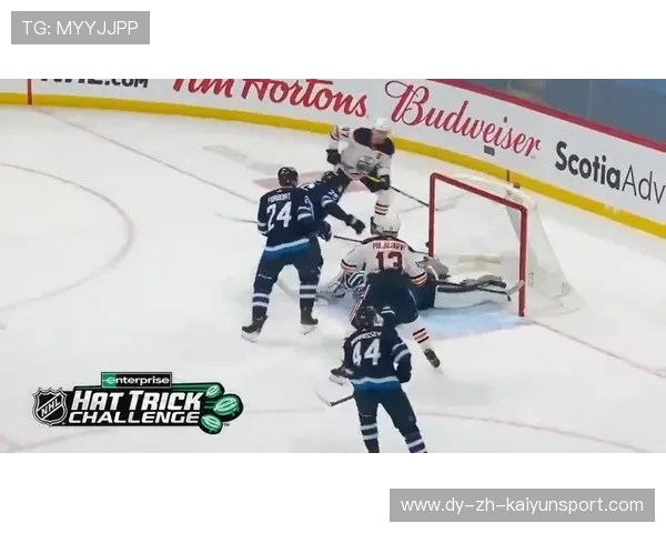 冰球麦克戴维德极速突破，完成抢点破门